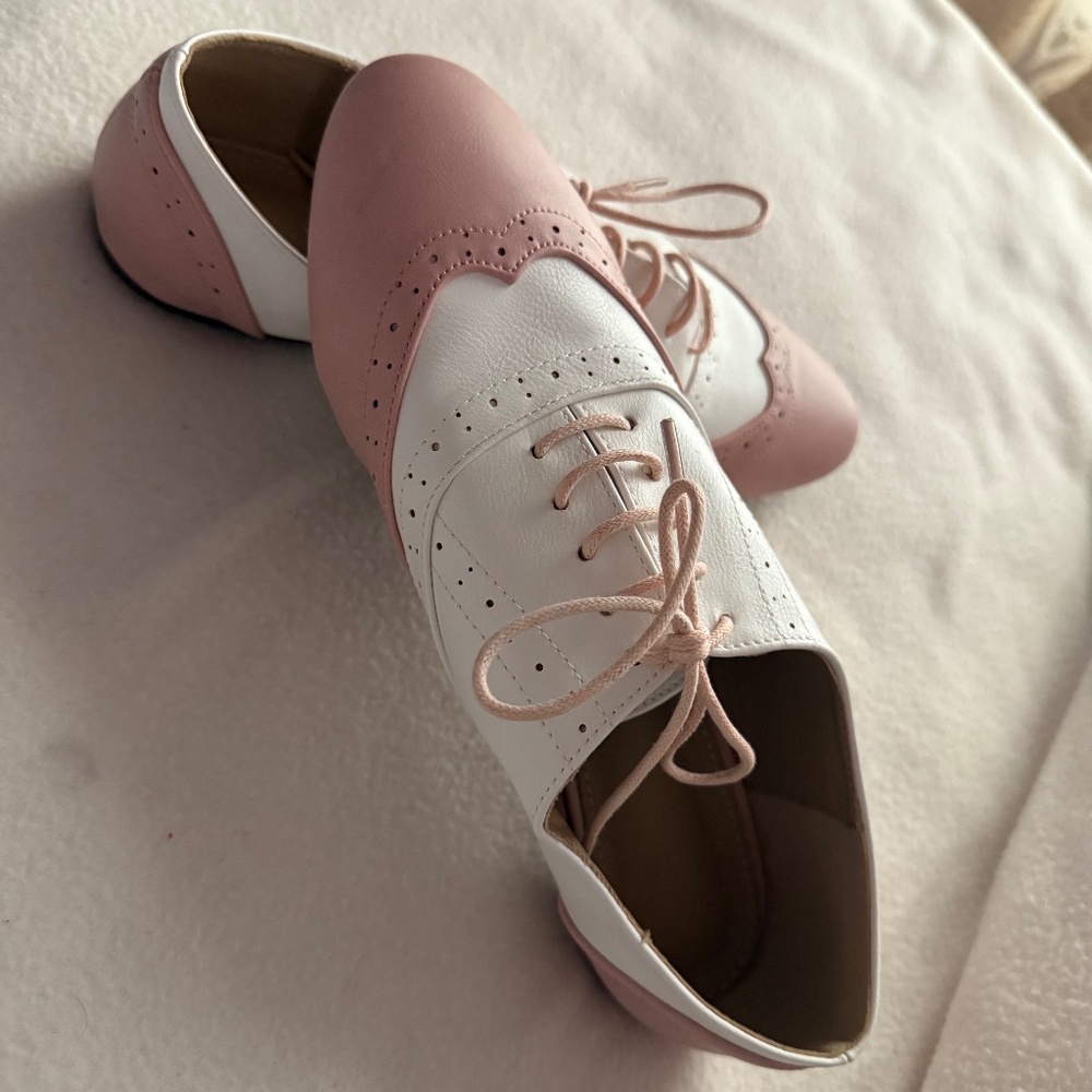 Women's Pink and White Oxford Shoes